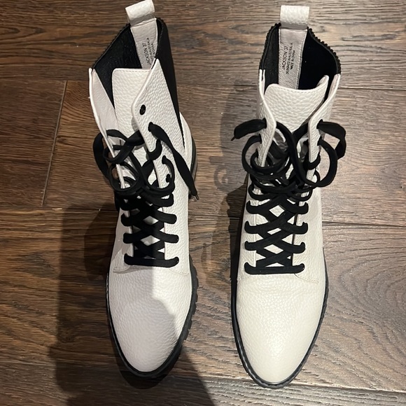 Senso Jackson white and black combat boot. Size 37. - Picture 2 of 4
